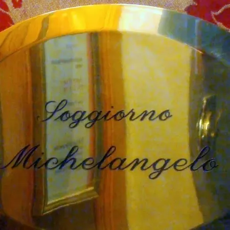 Alojamento de Acomodação e Pequeno-almoço Michelangelo 3*